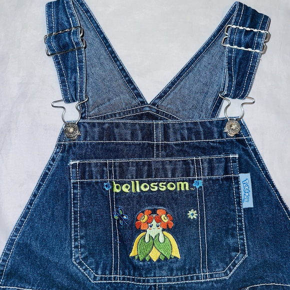 Pristine Vintage Kid’s Medium (7/8) Nintendo Pokémon Bellossom Shorts Overalls - Picture 2 of 12